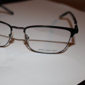 London Fog Monte Black 54-17-140 with Hard case